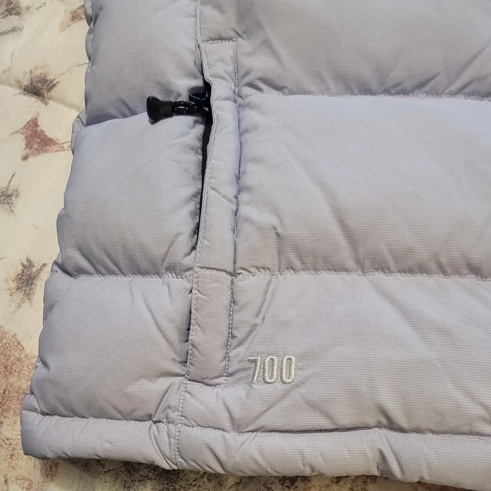 Spyder 700 fill power down puffer vest with zipper velcro closure and 2 pockets - Picture 4 of 9